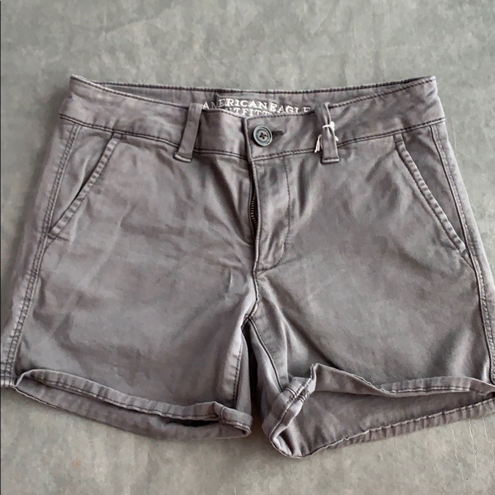 AE gray shorts 🌸